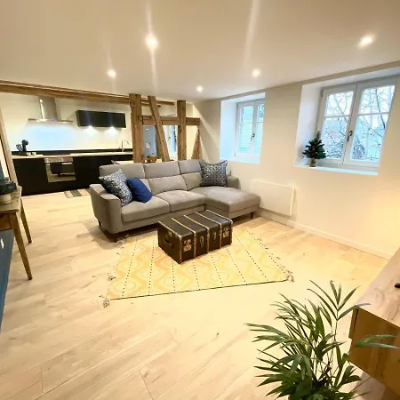 Au Coeur Des Remparts-parking Facile Apartamento