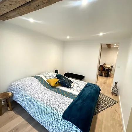 Au Coeur Des Remparts-parking Facile Apartamento *