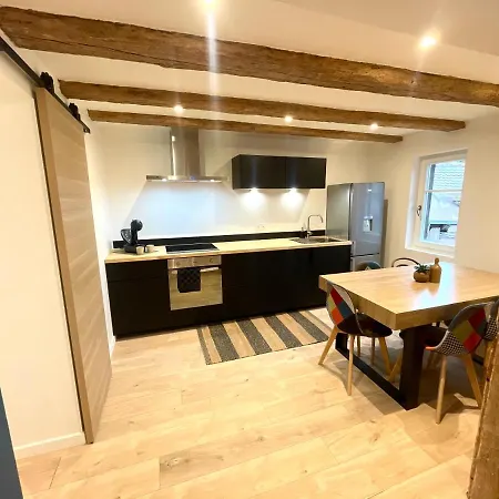 Au Coeur Des Remparts-parking Facile Apartamento